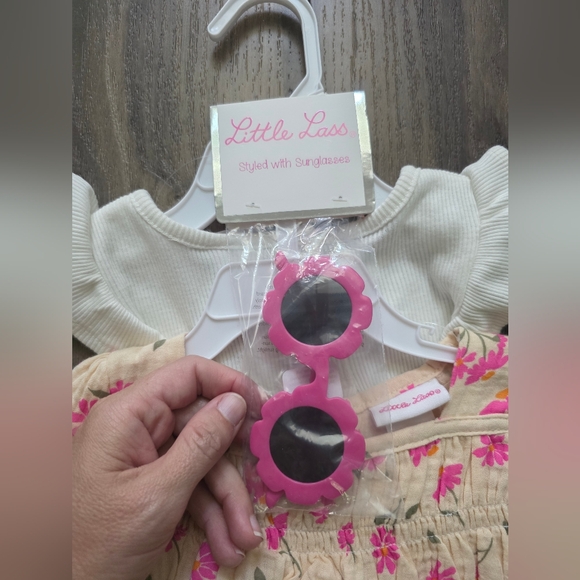 NWT 5 PIECE 2T Girl Set - Picture 7 of 7